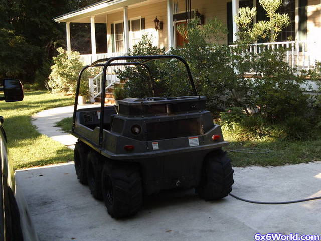 Dan's mighty MaxIV sitting in front of his home